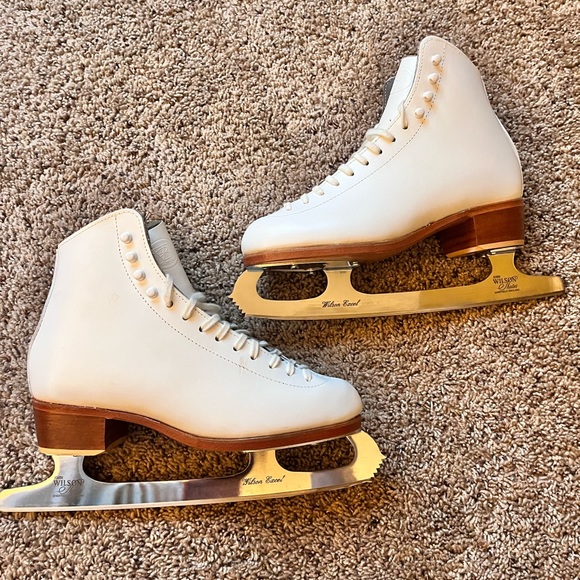 Riedell Model 292 Womens Figure Skates - Size 5, Medium Width - Picture 2 of 9